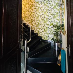 F10 Executive Guest House