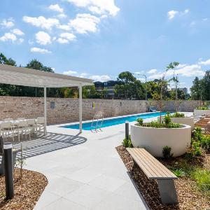 Stylish 2BR near Hospital with Gym Pool n Parking