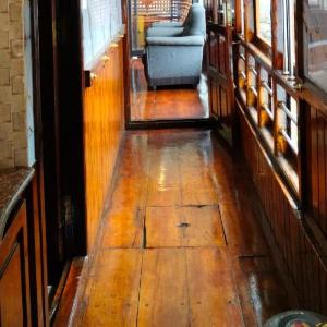 Crystal cruis House Boat