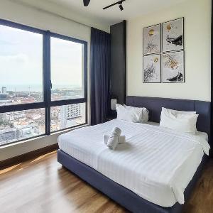 Family 2BR Apartment Near Jonker St