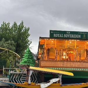 Royal Sovereign Group of Houseboats