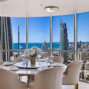 Luxury 3 Bedroom with Ocean and Hinterland views
