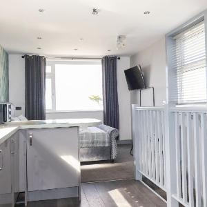 Shoreline Apartment No 3