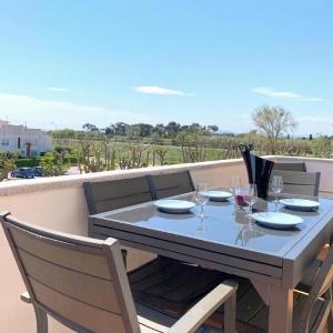 Apartamento céntrico en Empuriabrava a 300m de la playa cerca de tiendas y restaurantes - HISP-312-67