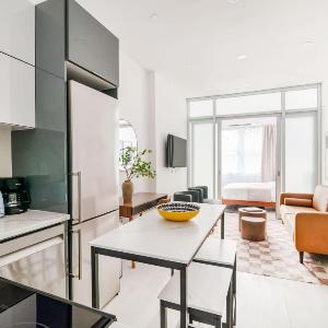 14-2B Brand New Modern 1BR Union Square WD in Unit