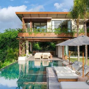 The Manuka House Private 4BR Villa in Bingin with Sauna & Cold plunge in Walkable Neighborhood