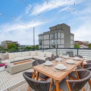 Luxe 6-BR Rooftop Patio - Parking - Metro