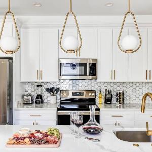 Luxury DC-Themed 6BR - Parking - 2 Blocks to Metro