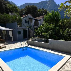 Holiday Home Volat -Baska Voda by Villas Guide