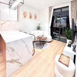 Cozy 1 BR Sub-penthouse in the heart of Haiphong