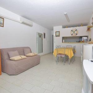 Méditerranée 32 - Appartement T2 immeuble devant la plage au centre-ville du Grau-du-Roi. 4 personnes