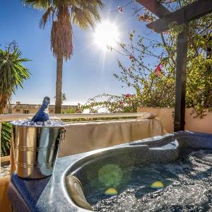 Private Jacuzzi Pool & Terrace Near Beach