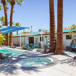 The Martini Lounge Mid Century with Private Pool