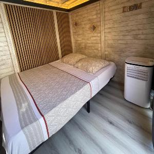 Cabane insolite avec jacuzzi privatif
