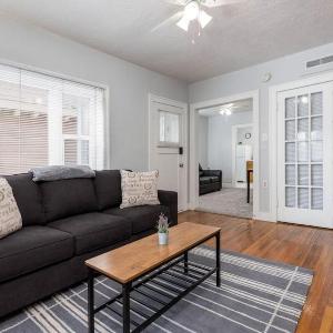 Historic Avenues Downtown Loft
