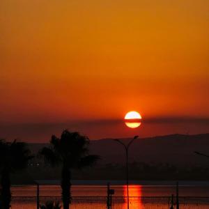 Lazuli Sunset Lake View Apartment 301