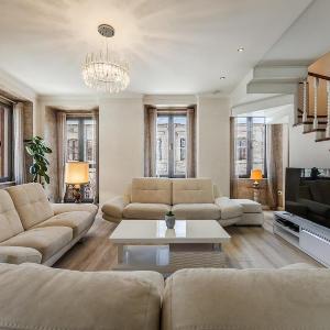 GG House Historic Duplex in Gjuhadol