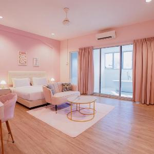 The Pink Boutique
