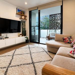 Modern 2BDR Retreat walk to Metro and Macquarie