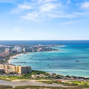 Modern Aruba King Suite Near Palm and Malmok Beach