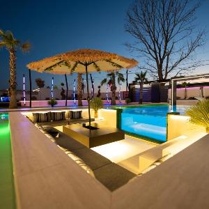 Azura Villa with Pool Sauna Jacuzzi