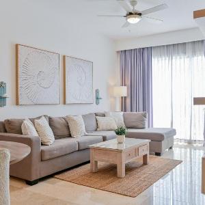 Cana Rock Penthouse 446