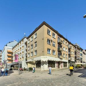 A Unique Apartment on the Wrocław Market Square with a Balcony by Noclegi Renters