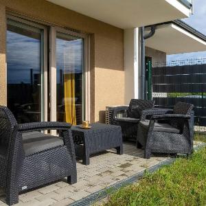 Ekskluzywny Apartament Blisko Morza z Ogródkiem i Klimatyzacją by Renters Prestige