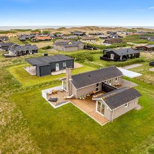 Lovely Holiday Home With Large Terrace Close To The North Sea In Klitmøller