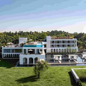 Nanjing Danxi · Zhenzhuquan Hot Springs Lakeside Mountain Lodge