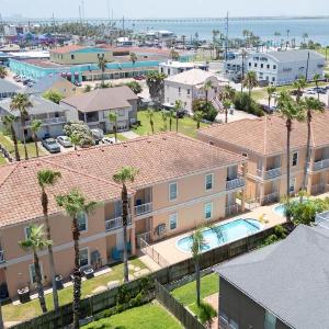 2BR Pool 200 Steps to Beach High Ceilings SPI apts