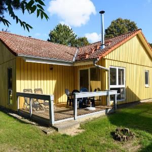 Komfortabler Doppelbungalow mit Terrasse im Ferienpark Mirow