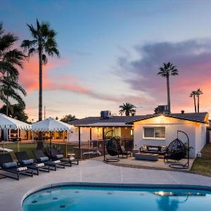 Group-Friendly 5BR Pool Home Old Town