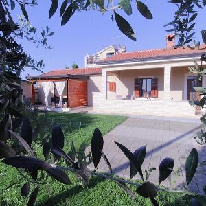 Apartments with parking space Zambratija Umag - 27184