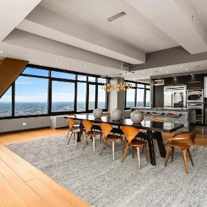Apartment Expansive views of Lake Michigan