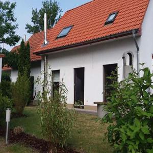 Familienfreundliches Ferienhaus mit Garten im Hafendorf Müritz