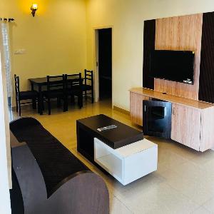 Modern 2BHK AC Wi-Fi Free Parking near Ganga hospital and womens center