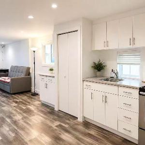 Cozy Vancouver 2BR Suite with Private Entrance