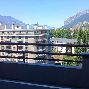 Geoffrey – T2 avec 2 balcons vue panoramique • 4 pers • Grenoble