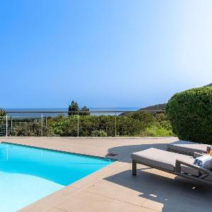 Nura Townhouse Camps Bay with Private Pool & Views