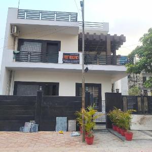 PLAY HOTEL PREET RESIDENCY couple friendly