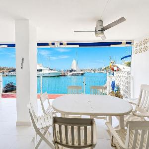 Puerto Alcossebre - Terraza frente a los barcos ALBERT VILLAS