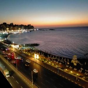 ميامى الفندقيه المطله على البحر بالدور 18