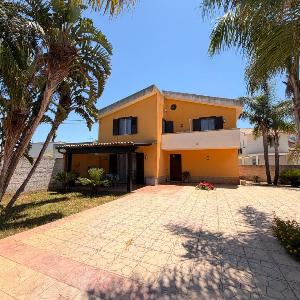 Golden Sunset Villa by Holiday World