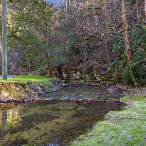 Creekbend Retreat cabin