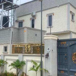 2 Bedroom Apartment For Short Let in Abuja