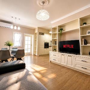 Central 2BR Apartment in Heart of Blloku