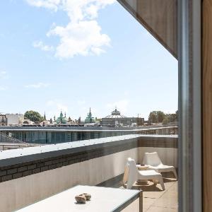 Hosted by StaySejour - Free Parking - Brighton Penthouse - Private Rooftop - 3 bedrooms