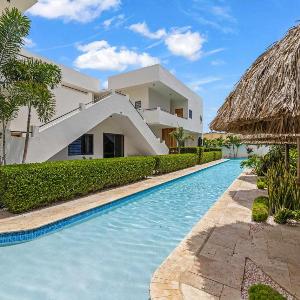 Ayana Tropical Oasis - Pool - Near Mambo Beach