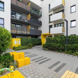 Unique Apartment with Balcony and Underground Parking by Noclegi Renters